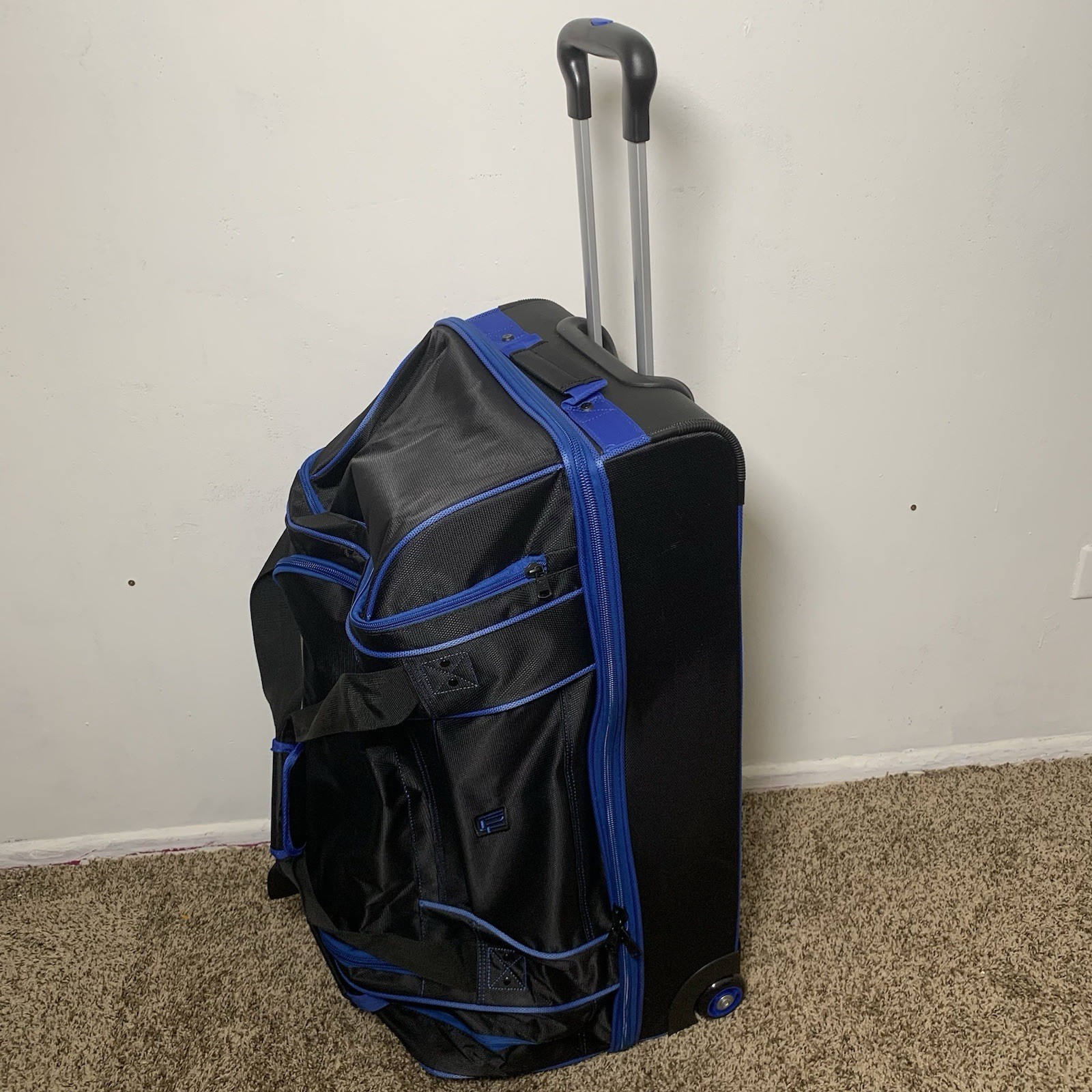 FŪL - Full Split Level Rolling Duffle Luggage Bag with Wheels - Black / Blue
