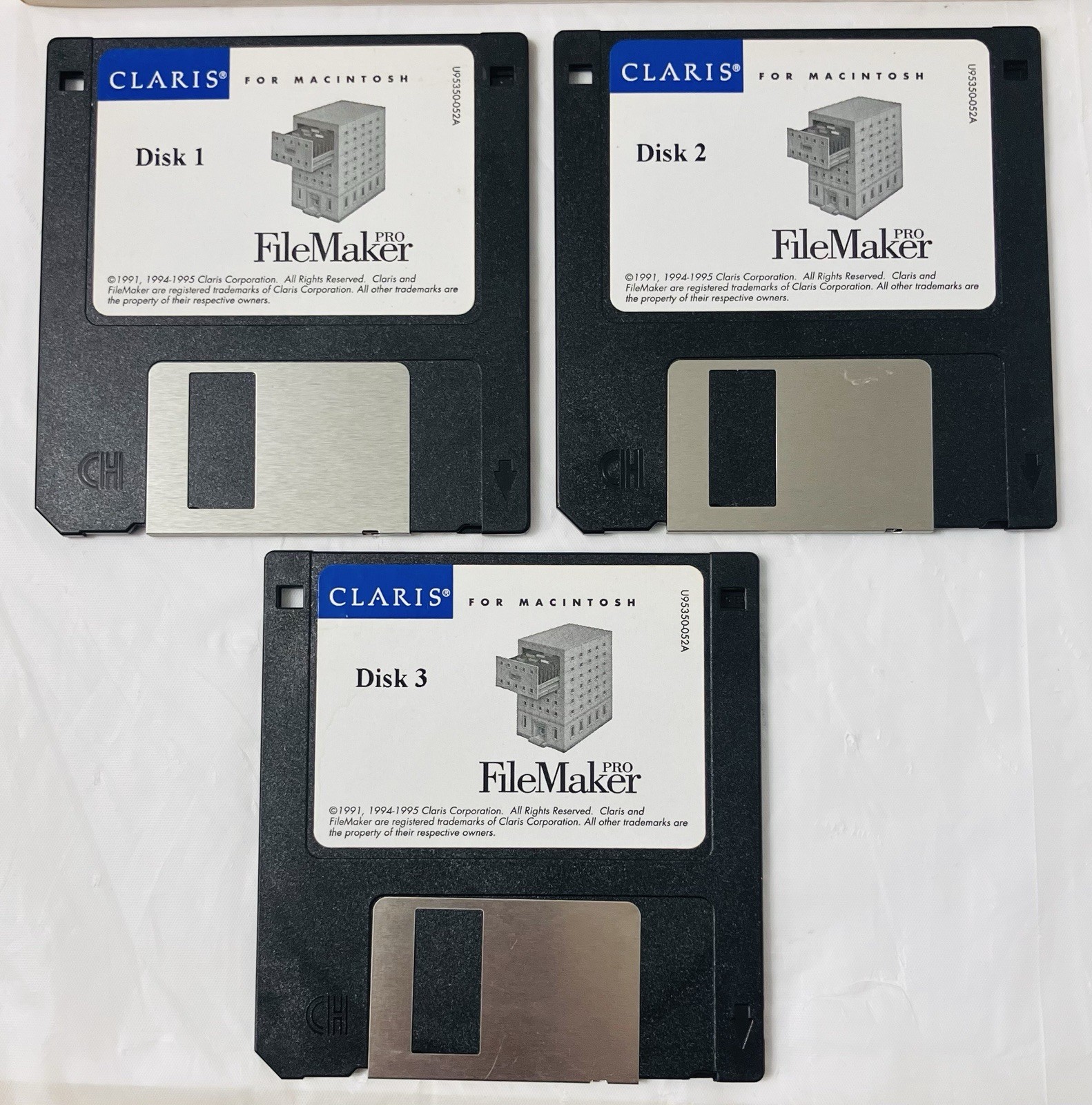 Claris FileMaker Pro Macintosh 3-Disk 3.5 Floppy Software Set 1995 Database