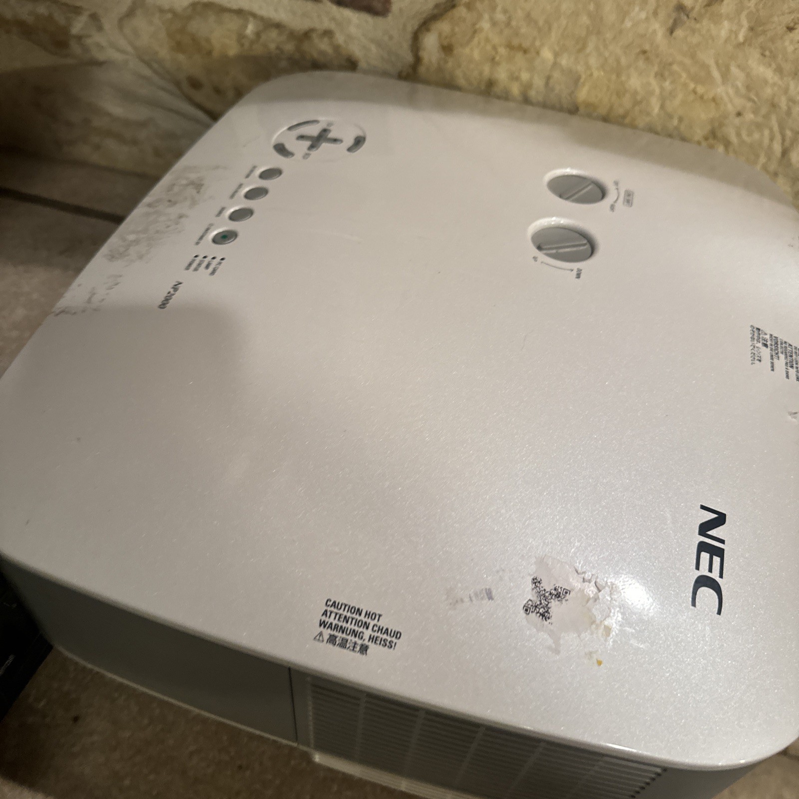 NEC NP2000 Projector High Resolution Multiple Inputs White