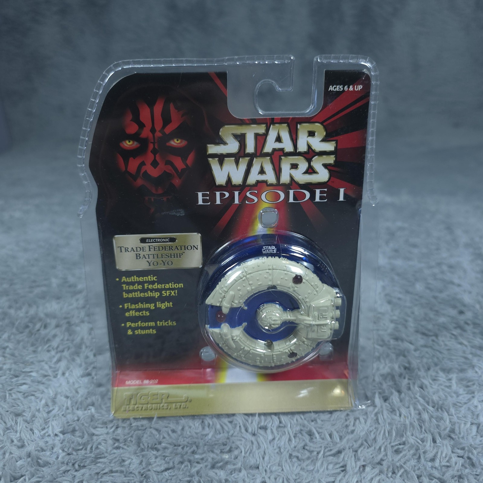 Vintage 1999 Star Wars Episode I Trade Federation Battleship Yo-Yo by Tiger