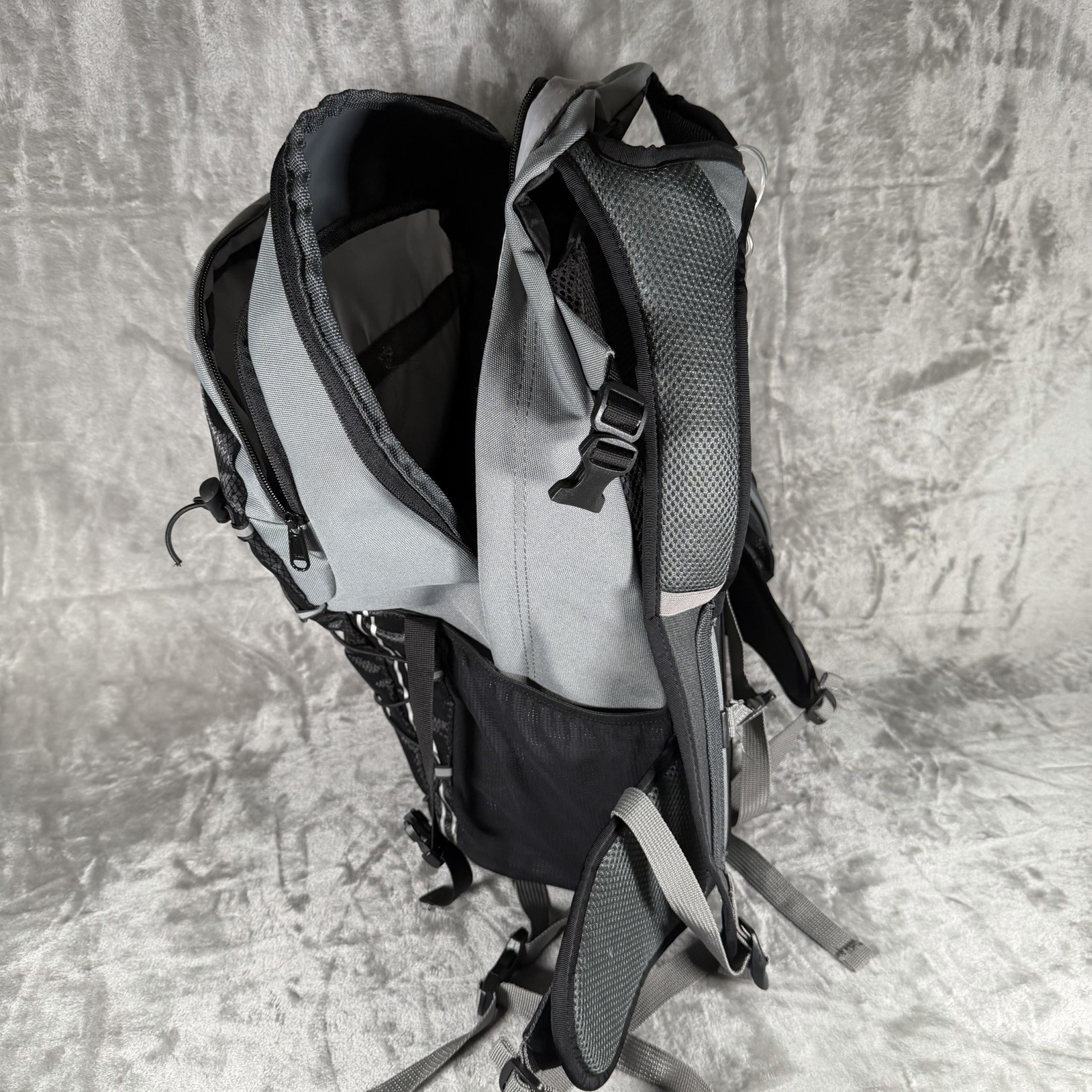 COCHLEAR Recipient Backpack Rucksack Grey Gray Black Bag P743078 24L