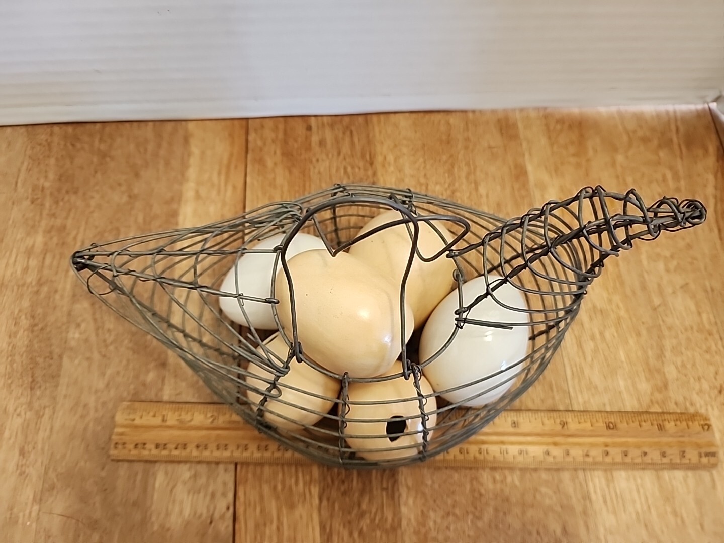 Wire Chicken Basket with Ceramic Eggs 9" x 6" x 6"