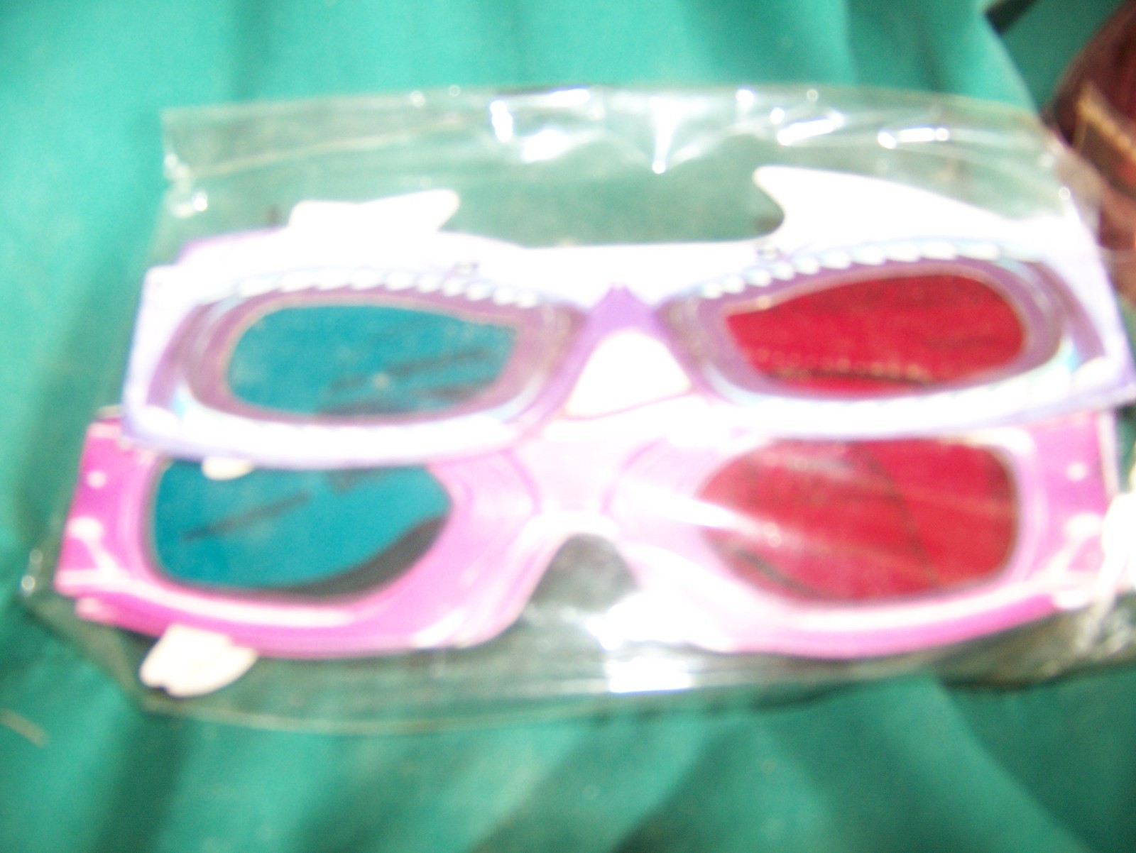 4 pair of 3-D glasses new/old stock
