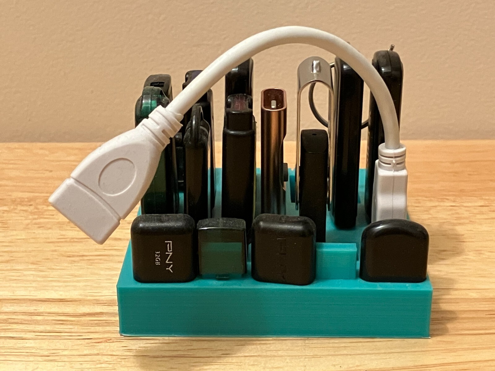 New 3D Printed Meta Green USB, USB-C, SD, MicroSD Holder