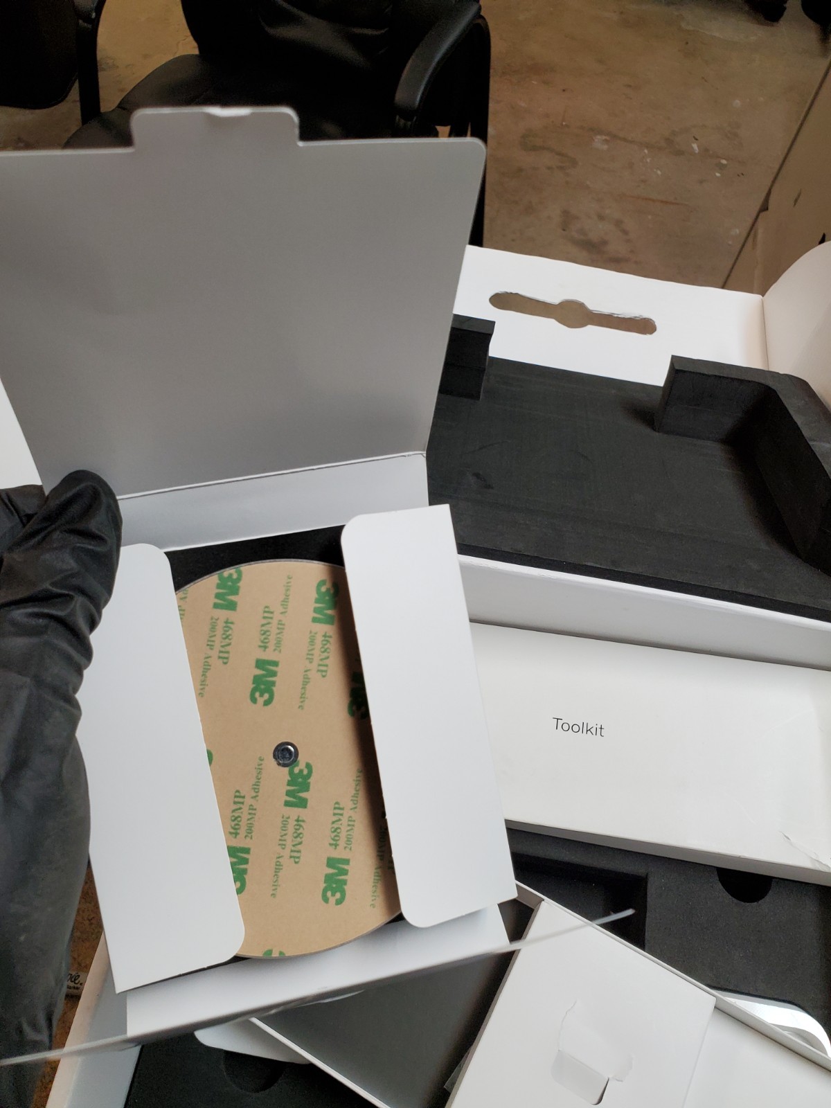 Square POS System Kit w/ Contactless Reader, Mounts, Toolkit & Cloth S1F-CHN