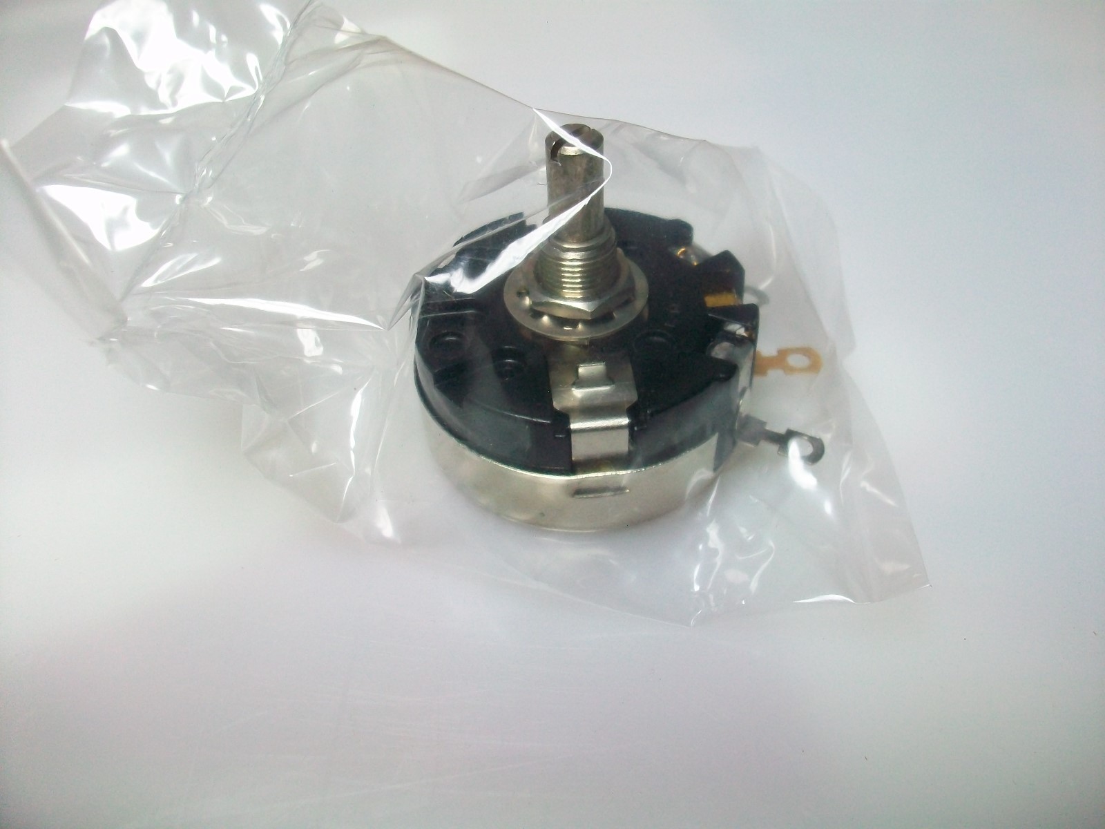 CLAROSTAT   20K OHM  4 WATT  WW  POT - 1/2" SHAFT