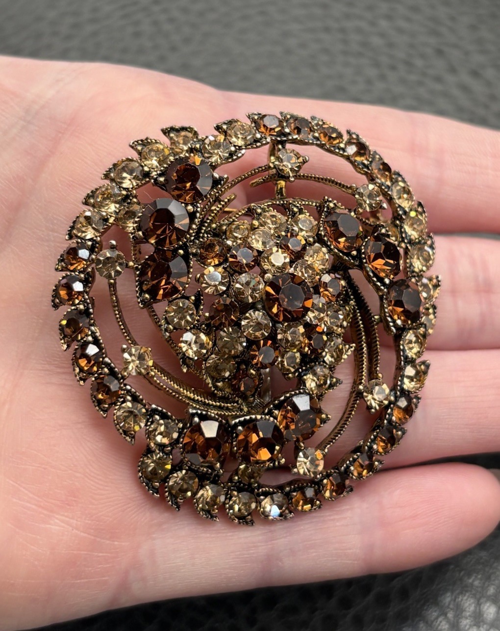 Large Sparkling Brown Yellow Rhinestone Crystal Circular Brooch Pin Pendant READ