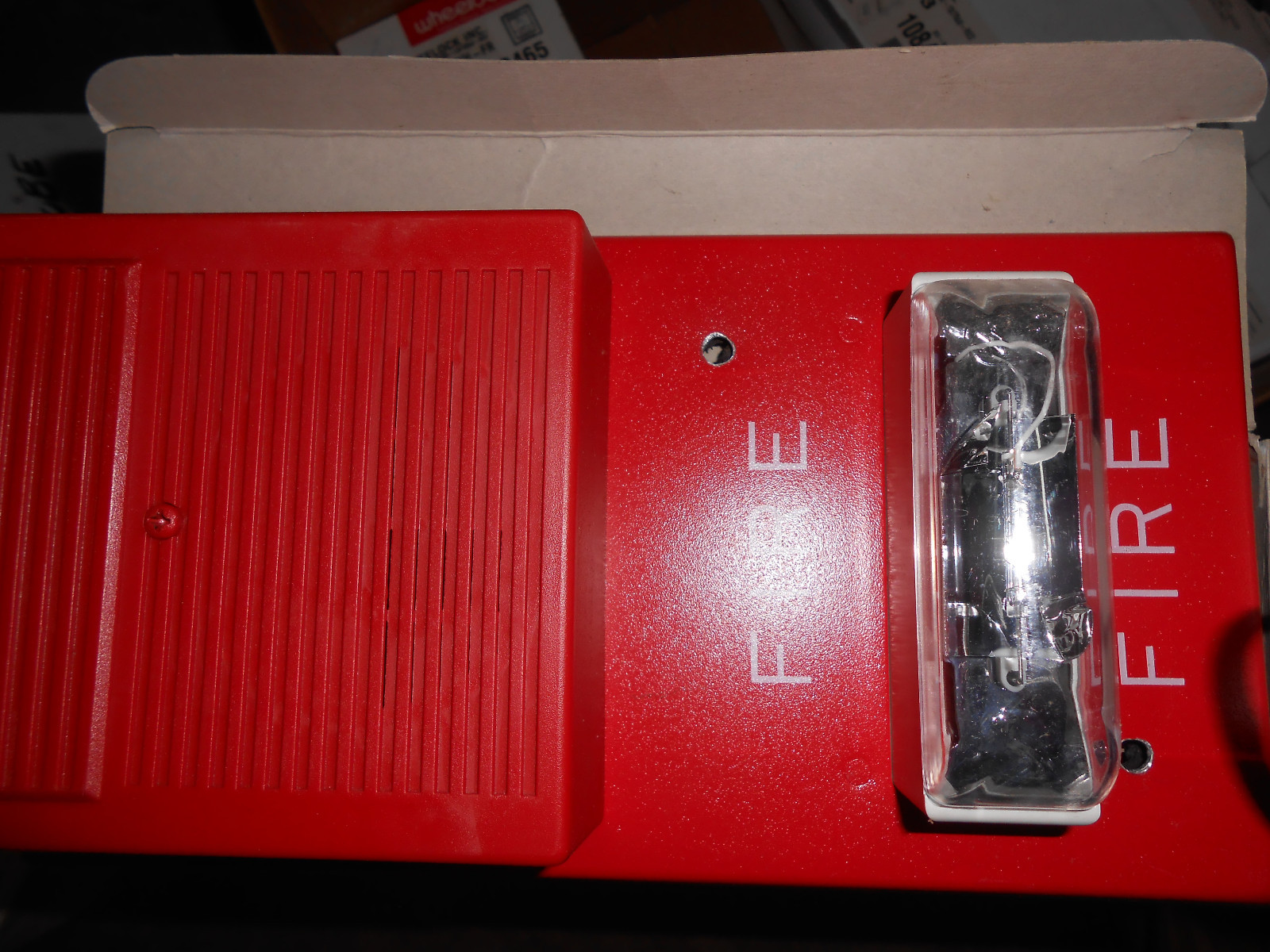 GAMEWELL REMOTE SYNC STROBE 71693 15/75 CD RED 20-31 VDC