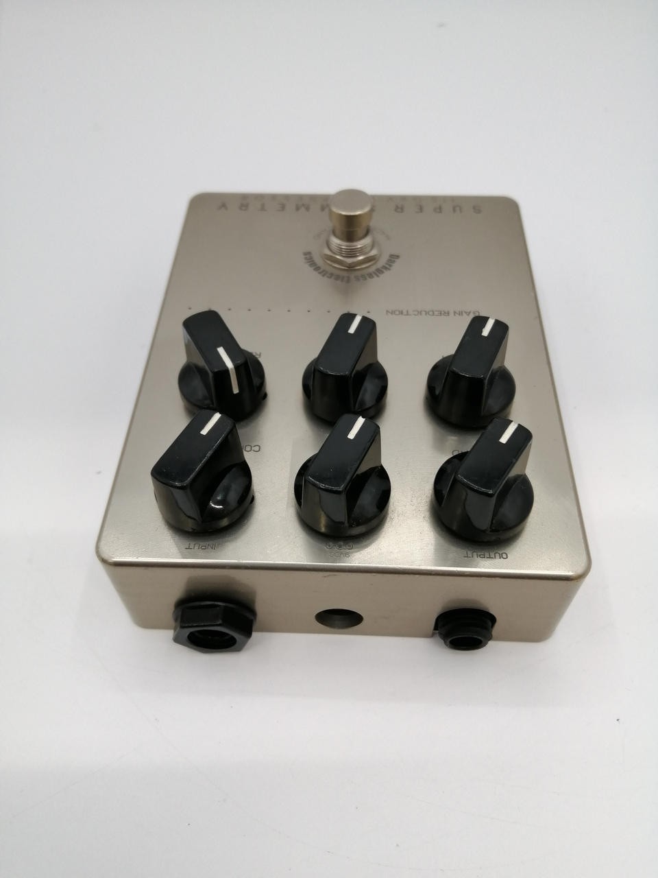 DARKGLASS ELECTRONICS SUPER SYMMETRY Effector