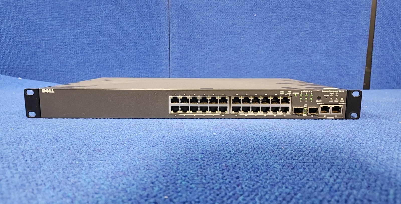 Dell UJ393 PowerConnect 3424 Managed 24-Port Switch. No cables