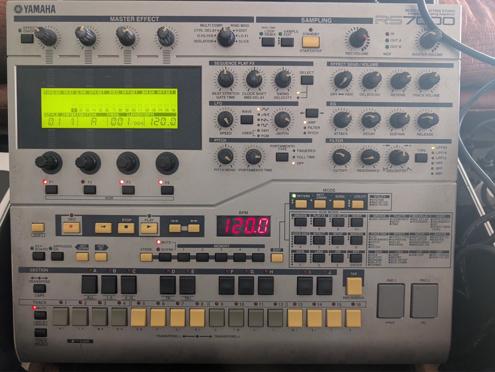 Yamaha RS7000 Sampler Sequencer Music Workstation + anvil case