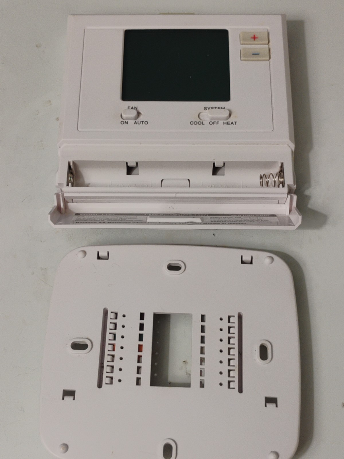 Genuine Pro1 T701 Digital Non Programmable Thermostat Blue Screen FREE SHIPPING