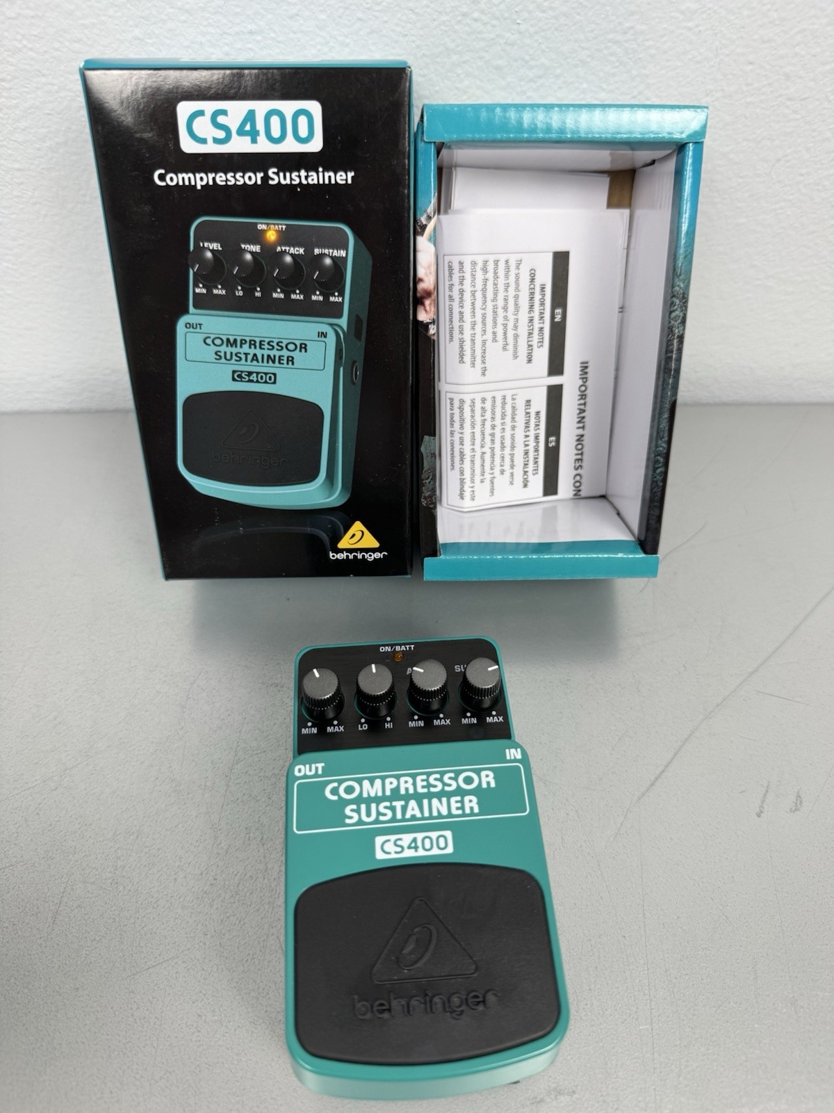 Behringer CS400 Compressor/Sustainer Guitar Effects Pedal w/ Box & Papers