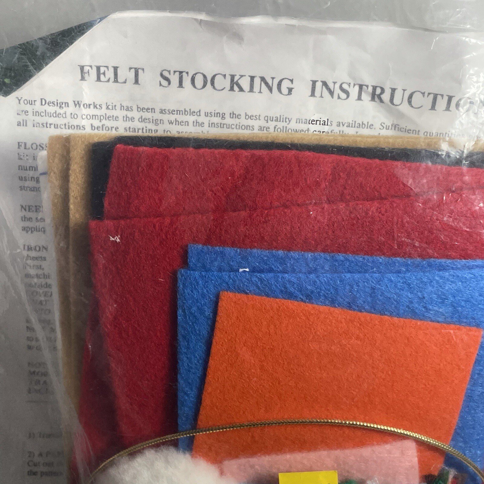 Design Works Crafts Felt Wall Hanging Kit #5109 Frosty Snowman Finishes 18x16"