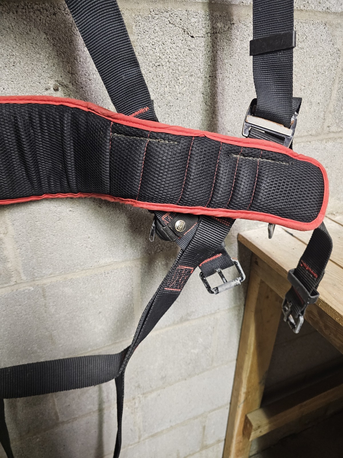 3M PROTECTA 1161205 MED/LG FULL BODY HARNESS W/ BELT FALL PROTECTION SALA
