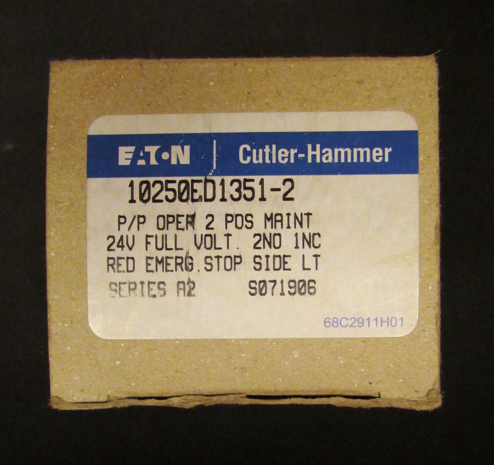 Eaton Cutler Hammer 10250ED1351 2 RED ILLUMINATED 250V MAX. 24V EMERGENCY STOP