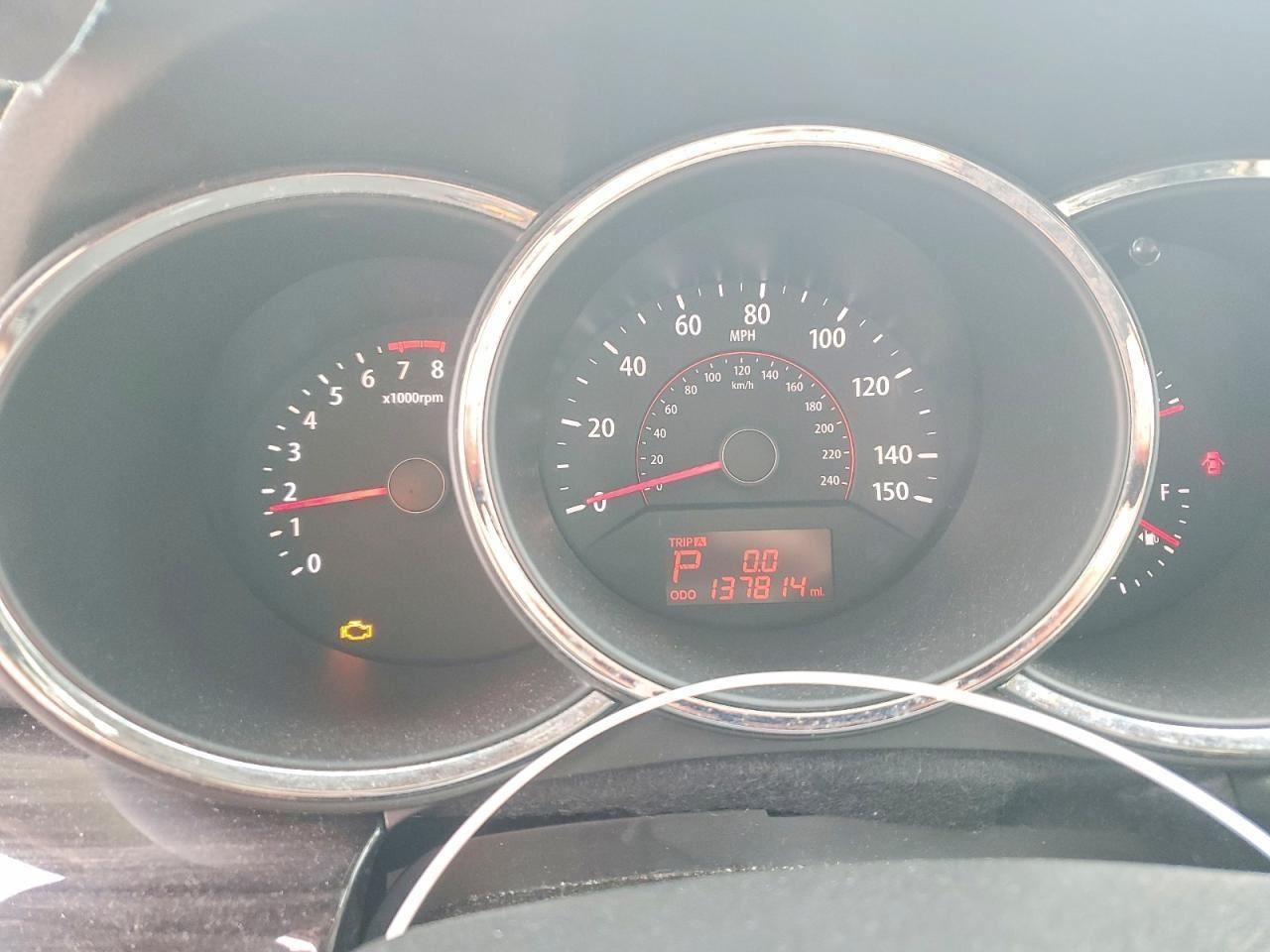 SORENTO 2011 Glove Box 5050733