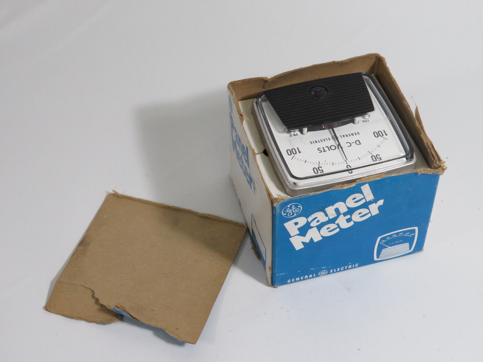General Electric Model 152 Panel Meter 100-0-100 Range 100VDC Damaged Box RFB