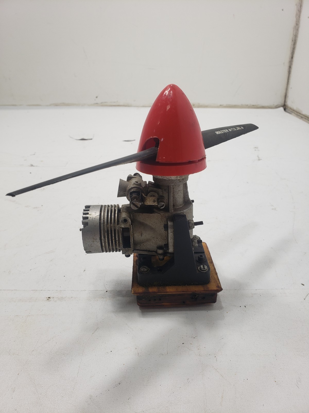 Fox .40 Glow RC Airplane Engine w/ Master Airscrew Prop & Test Stand Untested