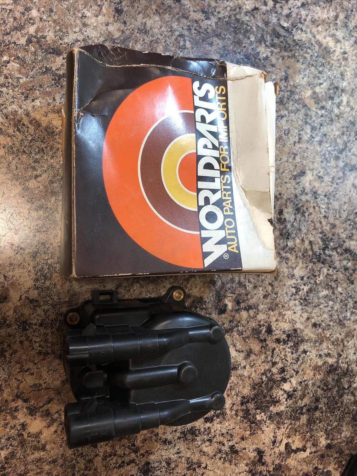 NOS WorldParts W32-075/JH98 Distributor Cap F+S!