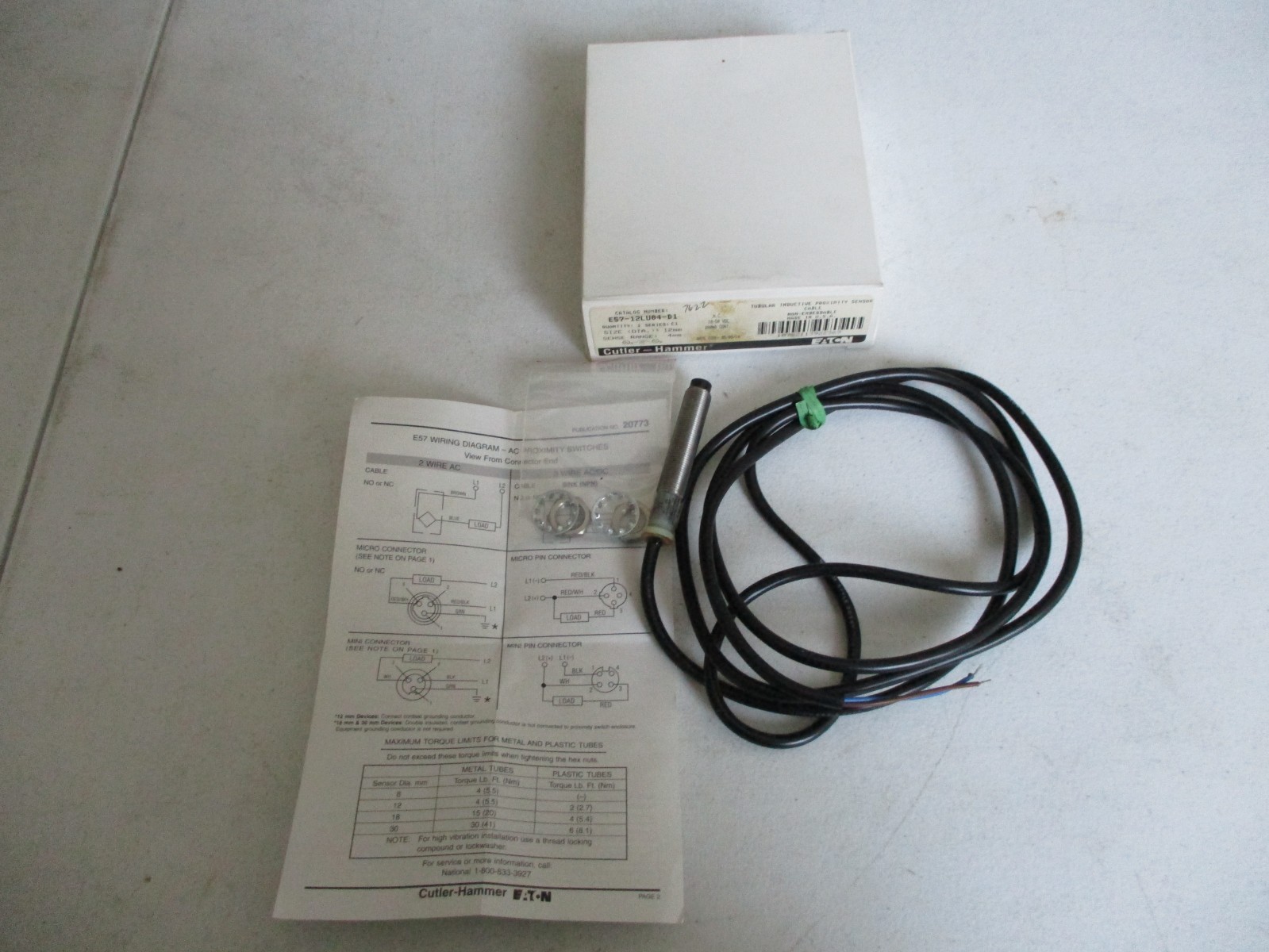 NEW IN BOX CUTLER HAMMER TUBULAR INDUCTIVE PROXIMITY SENSOR E57-12LU04-D1