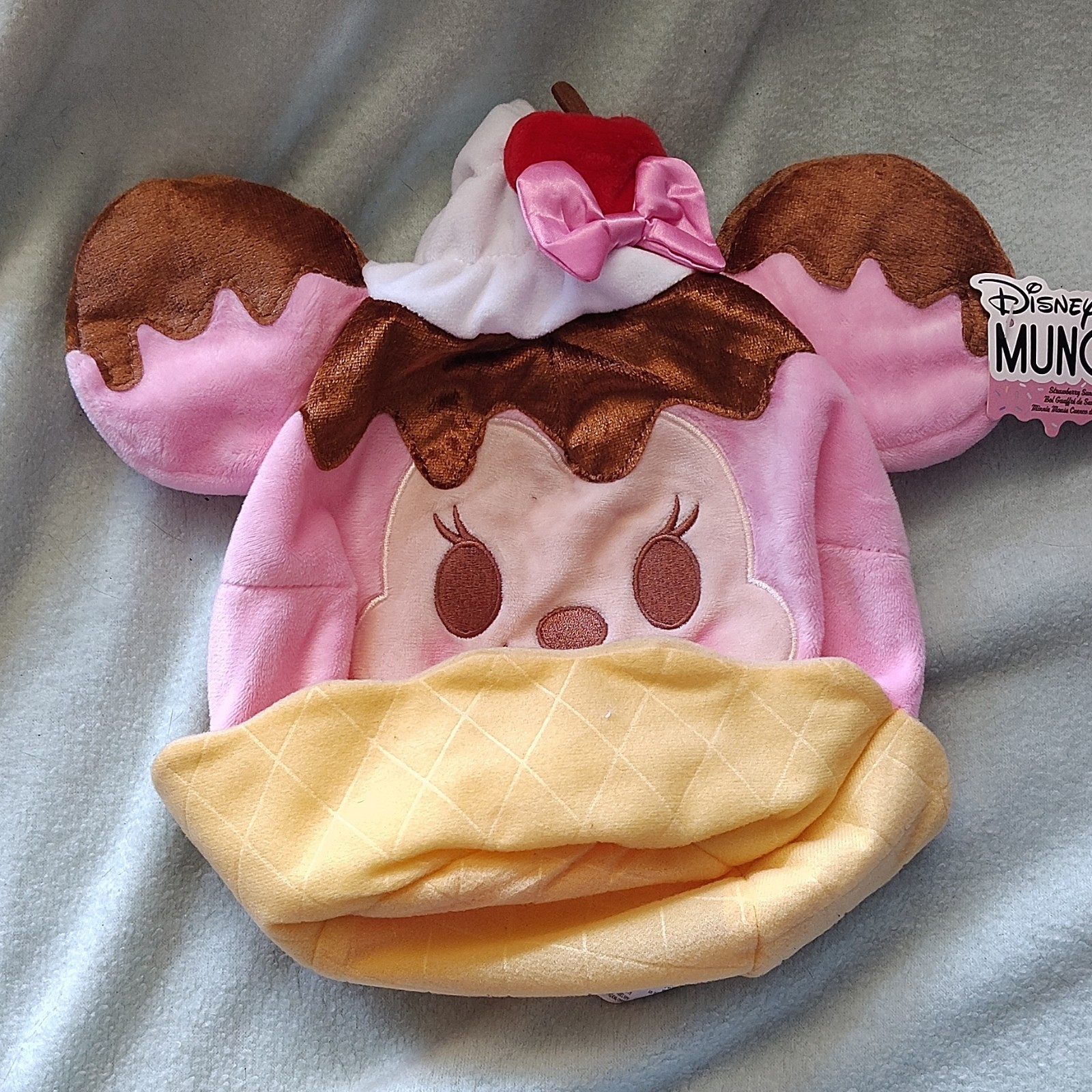 Disney Minnie Mouse Strawberry Sundae Scrap Fabric Sewing Knitting Quilting