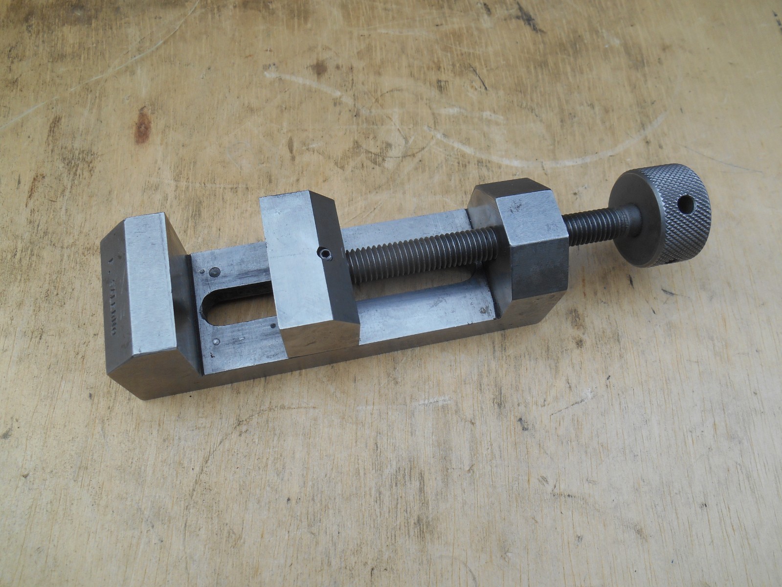 Machinist vise 1 15/16" jaws, 6 1/4"OAL, 1 7/8"H