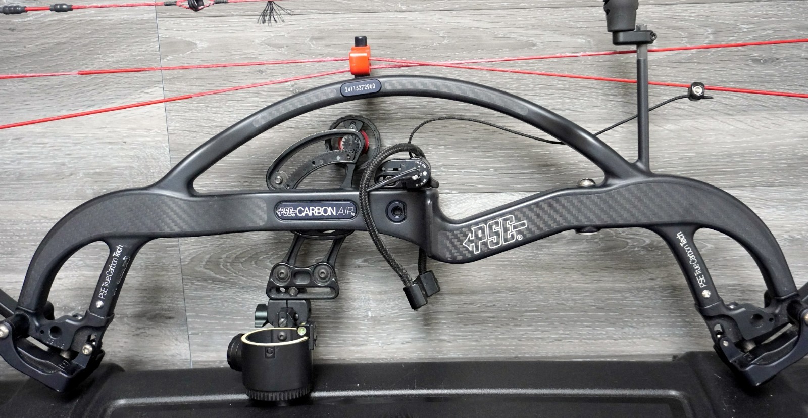 PSE Carbon Air compound bow w/Protective Case