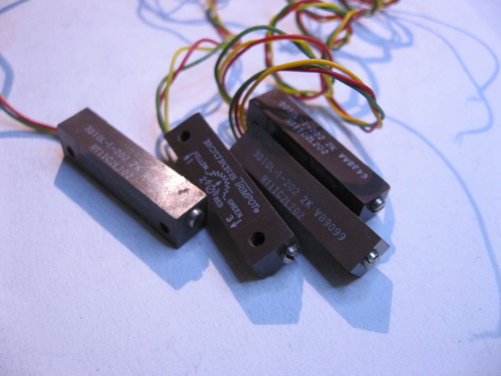 Trimmer Potentiometer Resistor 2K Bourns Trimpot 3010L-1-202 Used Pulls Qty 4