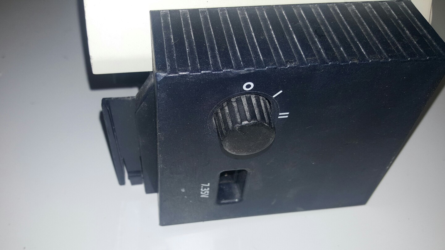 Leica L2 Light Source for Laboratory Microscopes Laboratory Light