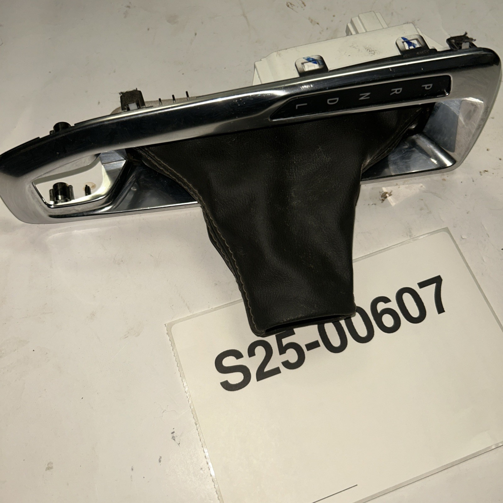 2024 CHEVROLET TRAX CONSOLE SHIFT SHIFTER GEAR POSITION INDICATOR & BOOT OEM