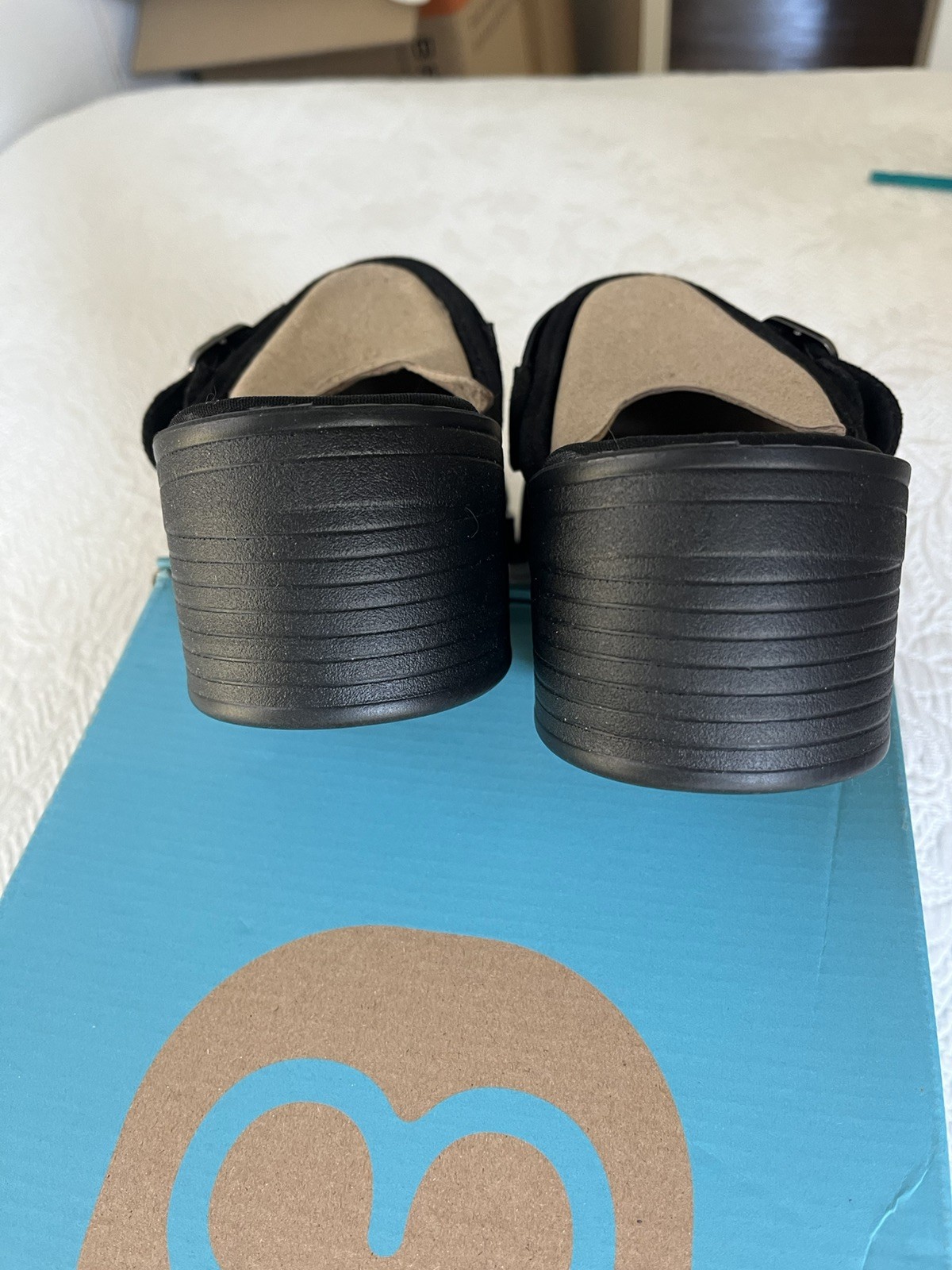 Bzees Premium Open Book Washable Clogs Black