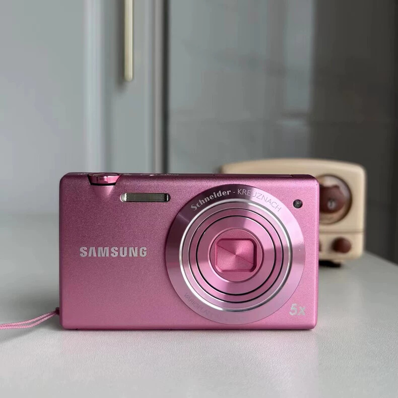 Samsung MV800 Flip-out Touch Screen Vlog Compact Digital Camera 16MP
