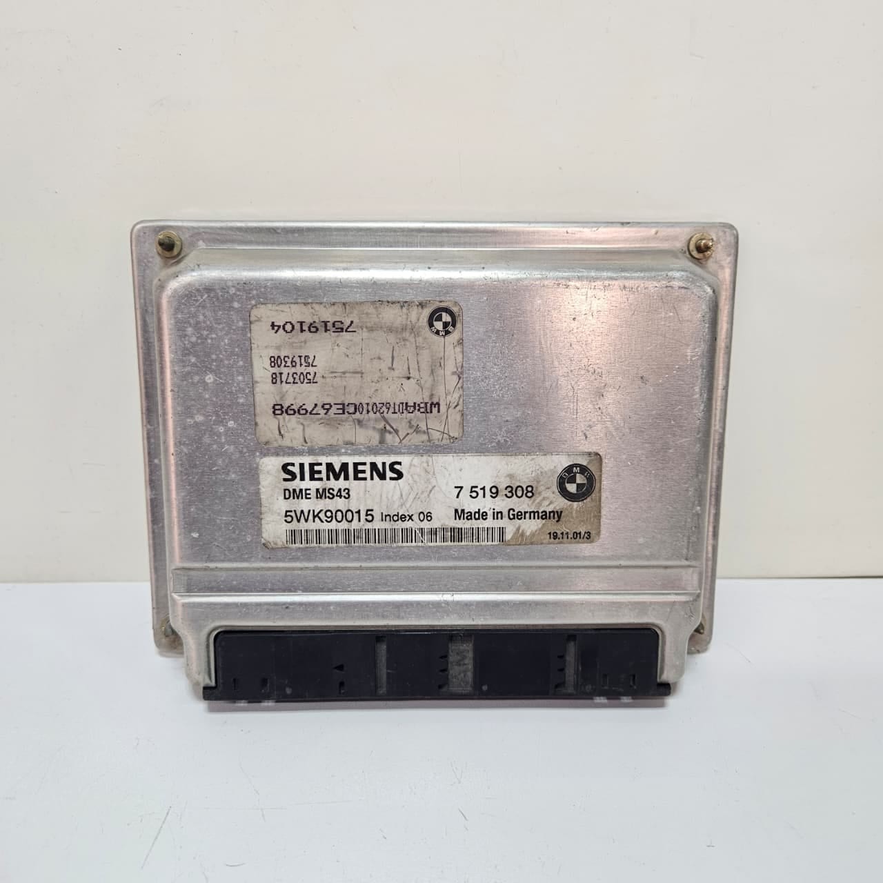 2003-2005 BMW X5 330i Engine Control Unit 7519308 OEM