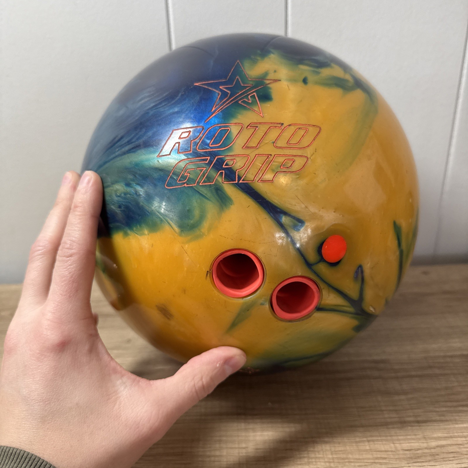Roto Grip MVP Bowling Ball 19RVEJ24K054 USA USBC 15lbs 13ounces Yellow, Blue