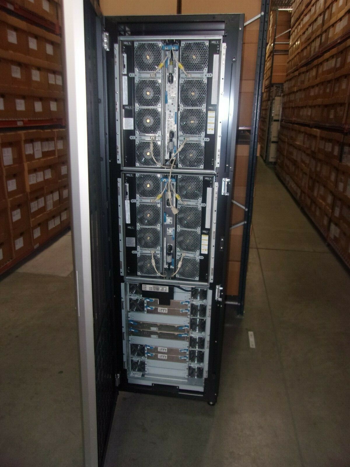 HP HPE XP P9500 (eXtended Platform)  STORAGE WORKS DATA STORAGE DISK ARRAY