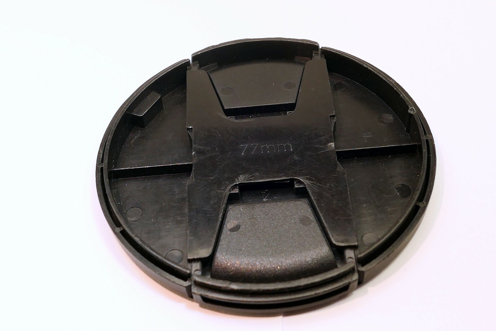77mm Front Lens Cap - CENTER PINCH -