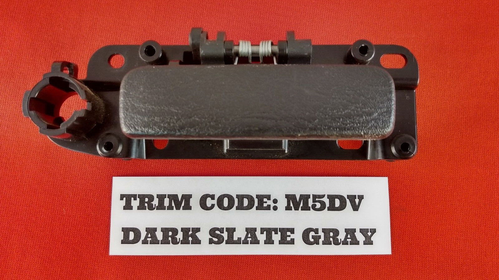 02-07 JEEP LIBERTY GLOVE BOX LATCH LOCK HANDLE STORAGE COMPARTMENT DARK GRAY OEM