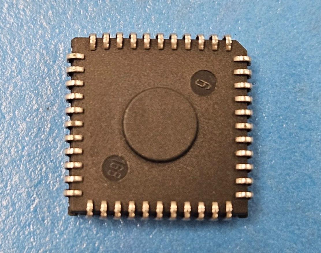 (1PC) SC80C31BCCA44 Microcontroller, 8-Bit, 8051 CPU, 12MHz, CMOS, PLCC44