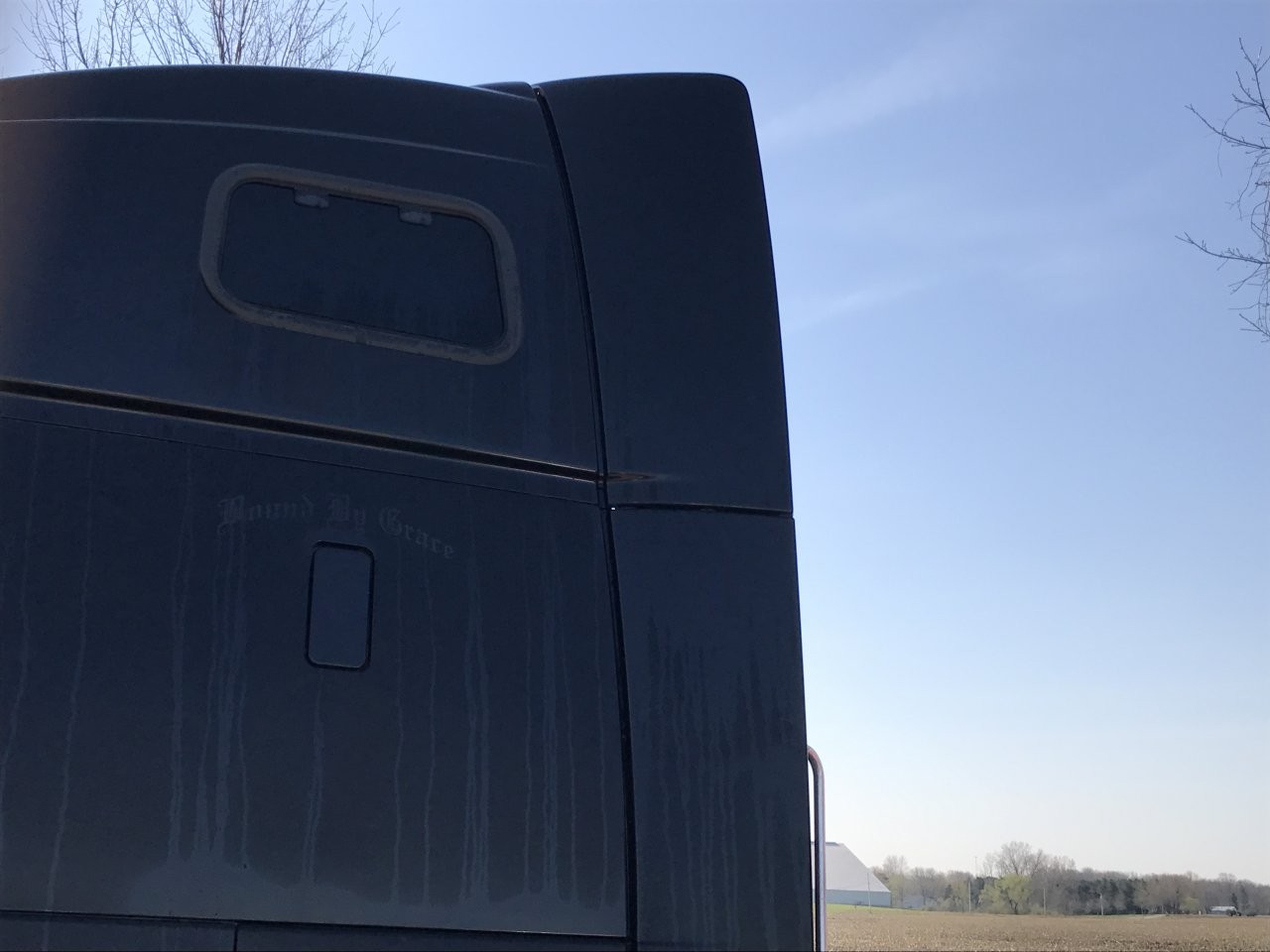 1998-2018 Volvo VNL BLACK Left/Driver UPPER Side Fairing/Cab Extender - Used