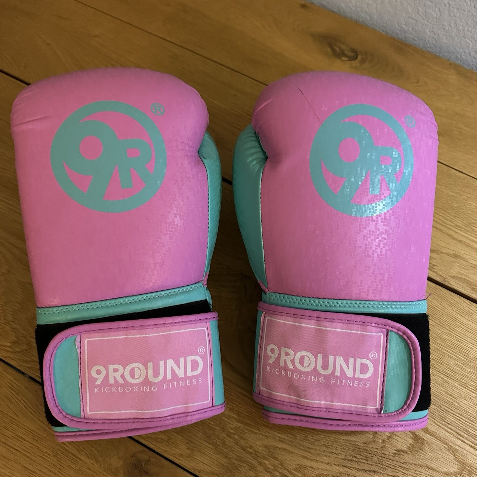 9 Round Pink Kickboxing Fitness Gloves Adult Size