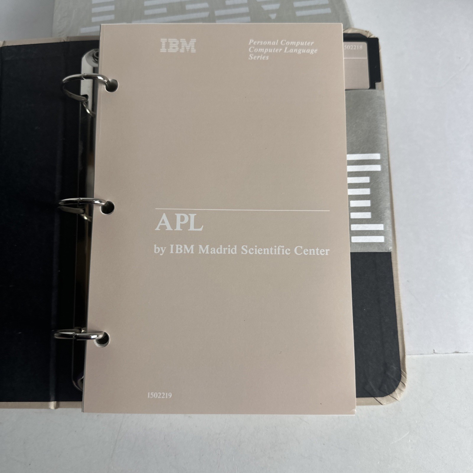 Vintage PC Computer Software IBM APL Language 1st Edition 1983 Book Manual 5.25"