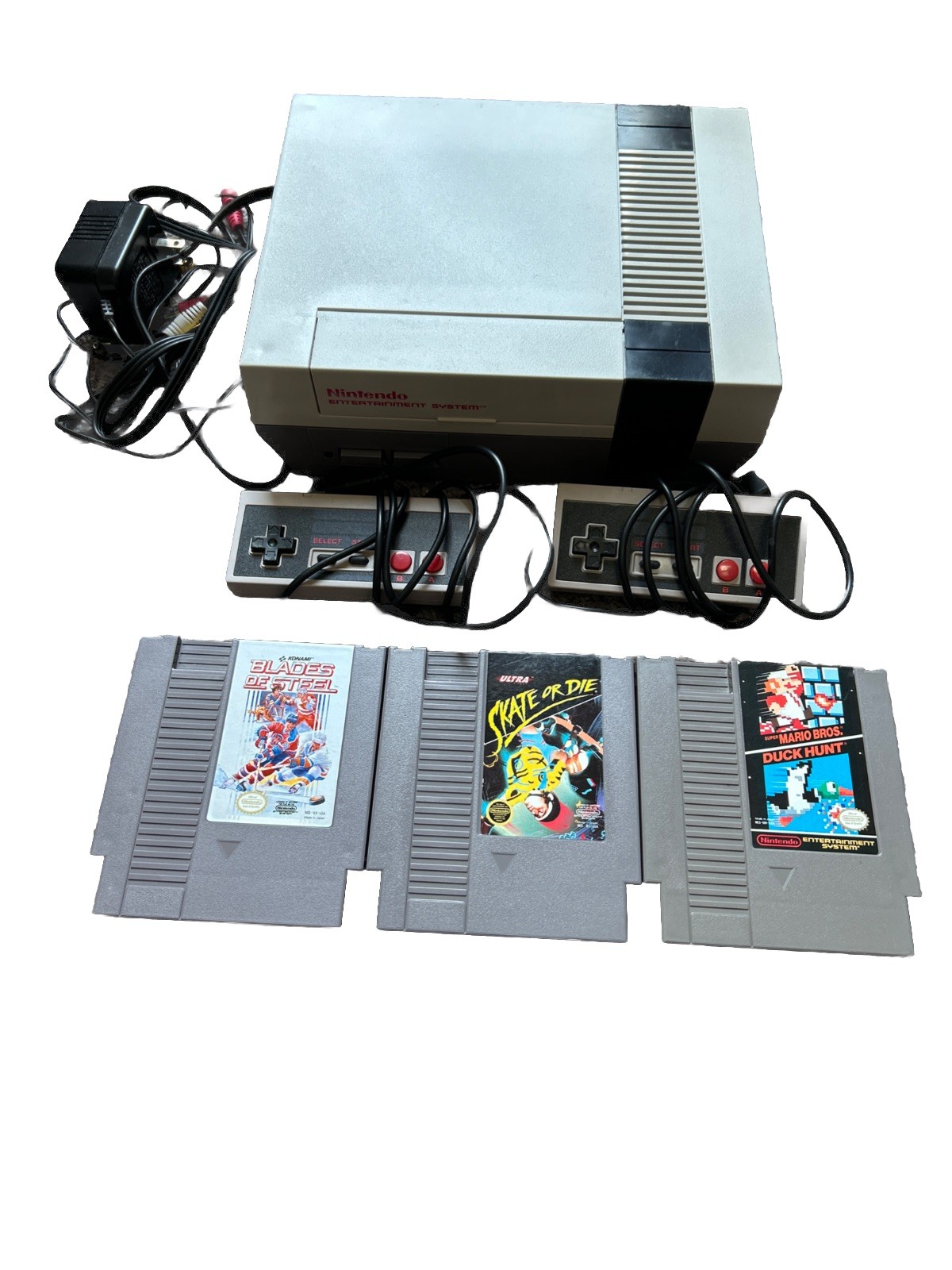 Vintage Nintendo NES Console Bundle :: Tested And Working