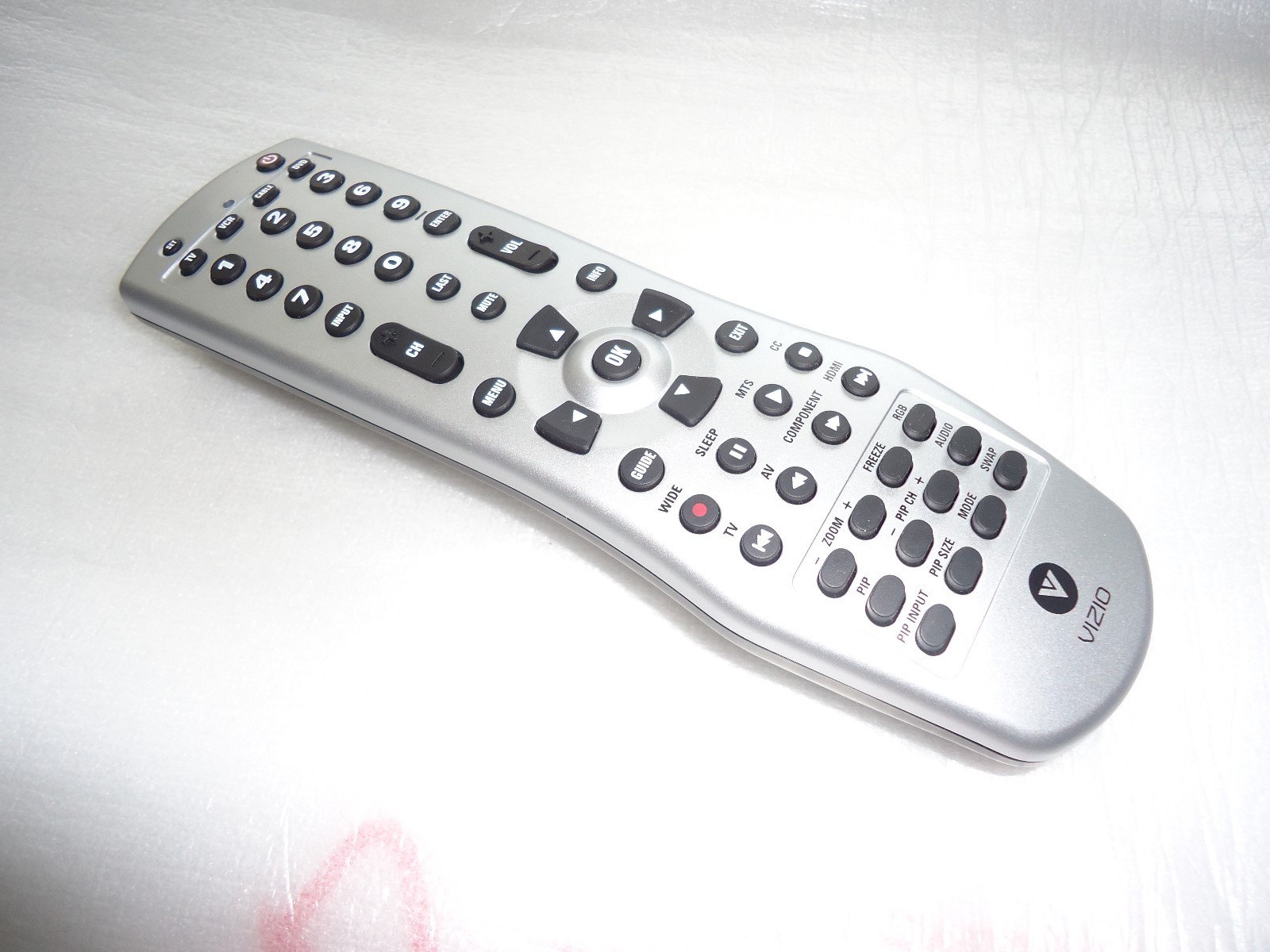 VIZIO TV Remote VUR4 VUR6 VX20L VW26L VX200E L37 VW32L VW37L VU42L VU42LF P42...
