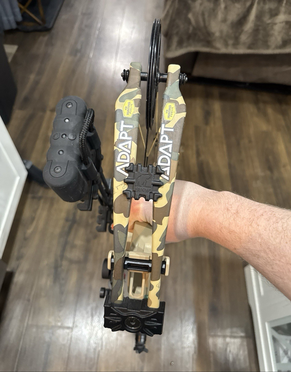 Bear Archery Adapt RH 70lb Tan Camo 32in 25-30in Draw w Trophy Ridge.