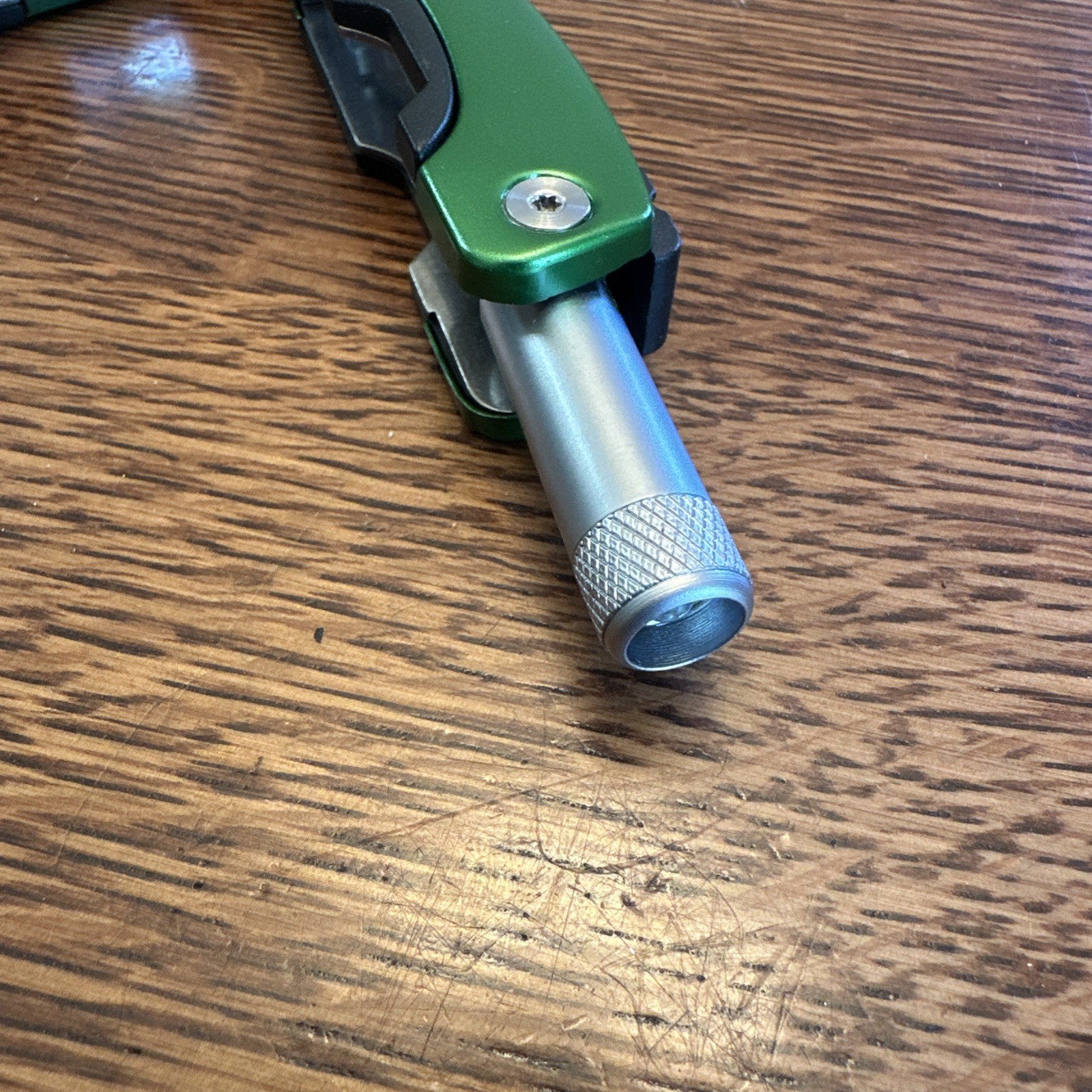 HEMMINGS MOTOR NEWS MULTI-TOOL W/FLASHLIGHT+SHEATH