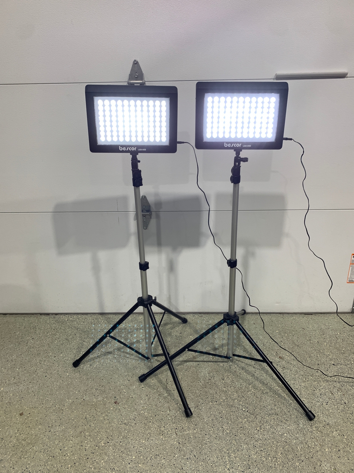 Bescor LED-95D Lights