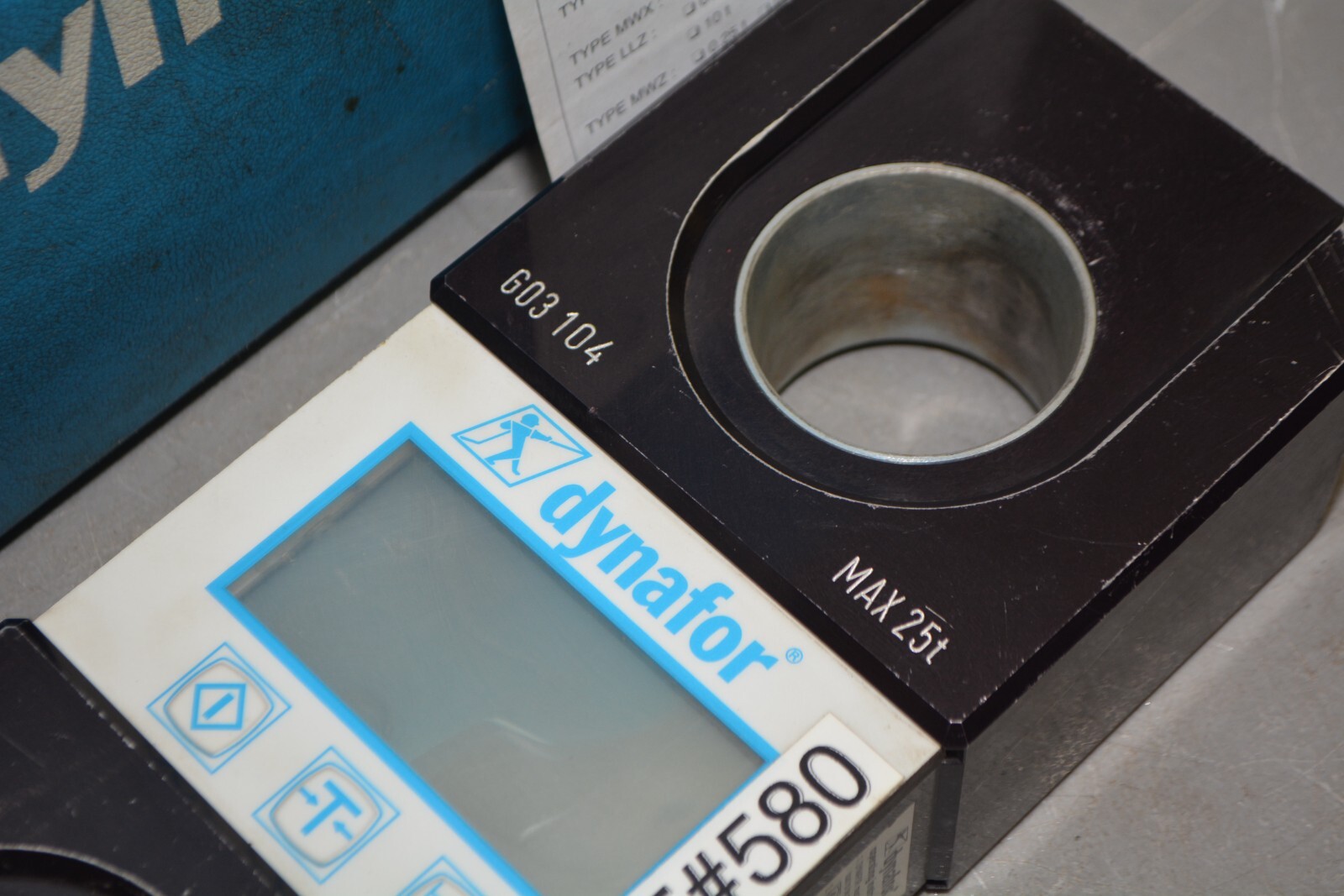 ^ Dynafor LLX Digital Load Indicator 25 Tons #X3922