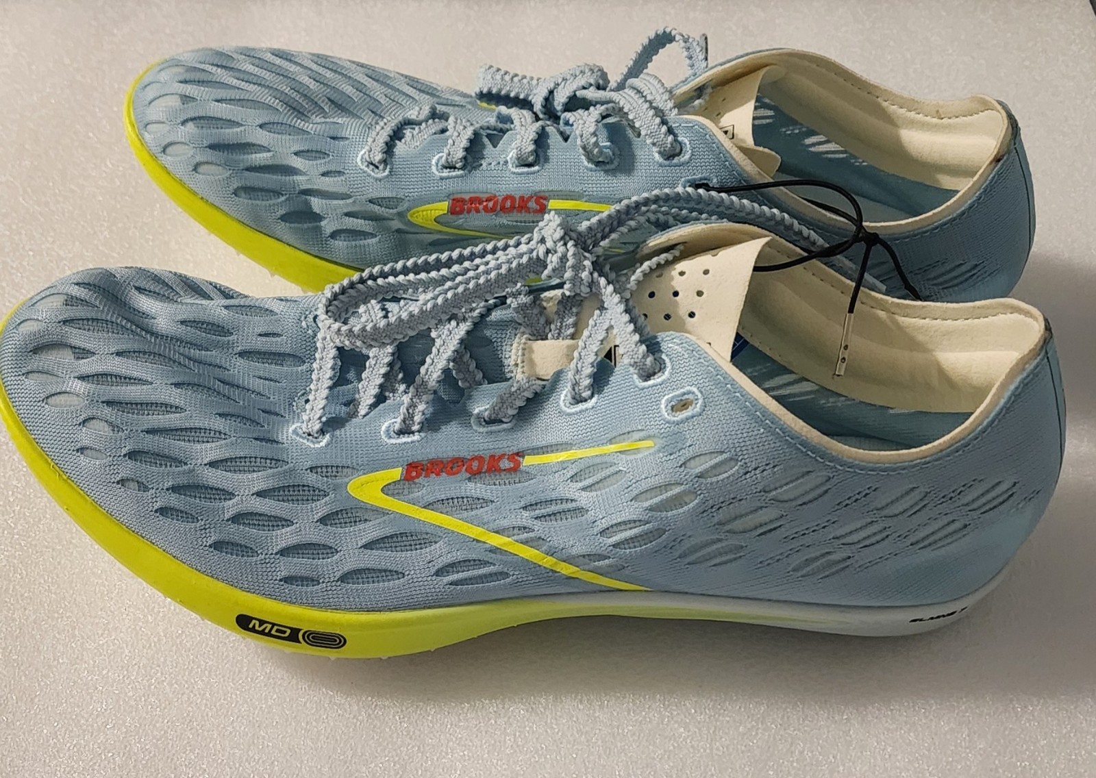 NEW Brooks ELMN8 7 Unisex Running Speed Spike Track Shoe Sz 9 Med D - Women 10.5