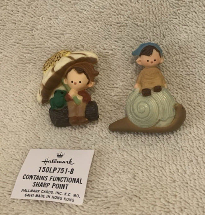 2 Pc Hallmark PIXIE ELF Boy w/Flower Umbrella & Boy On Snail Ceramic Pins - EUC
